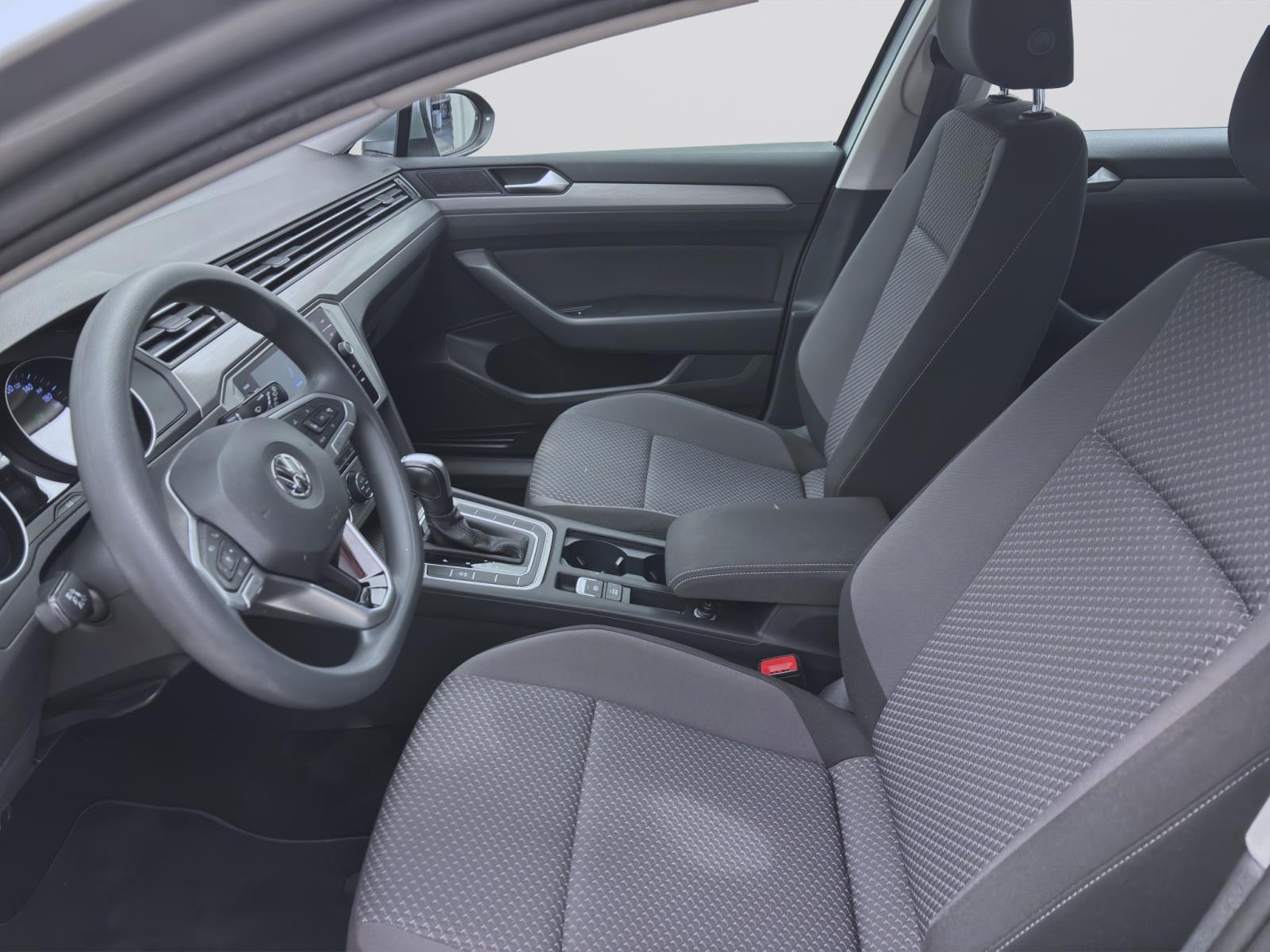 Volkswagen Passat Variant 1.6 TDI DSG ACC NAVI LED KLIMA