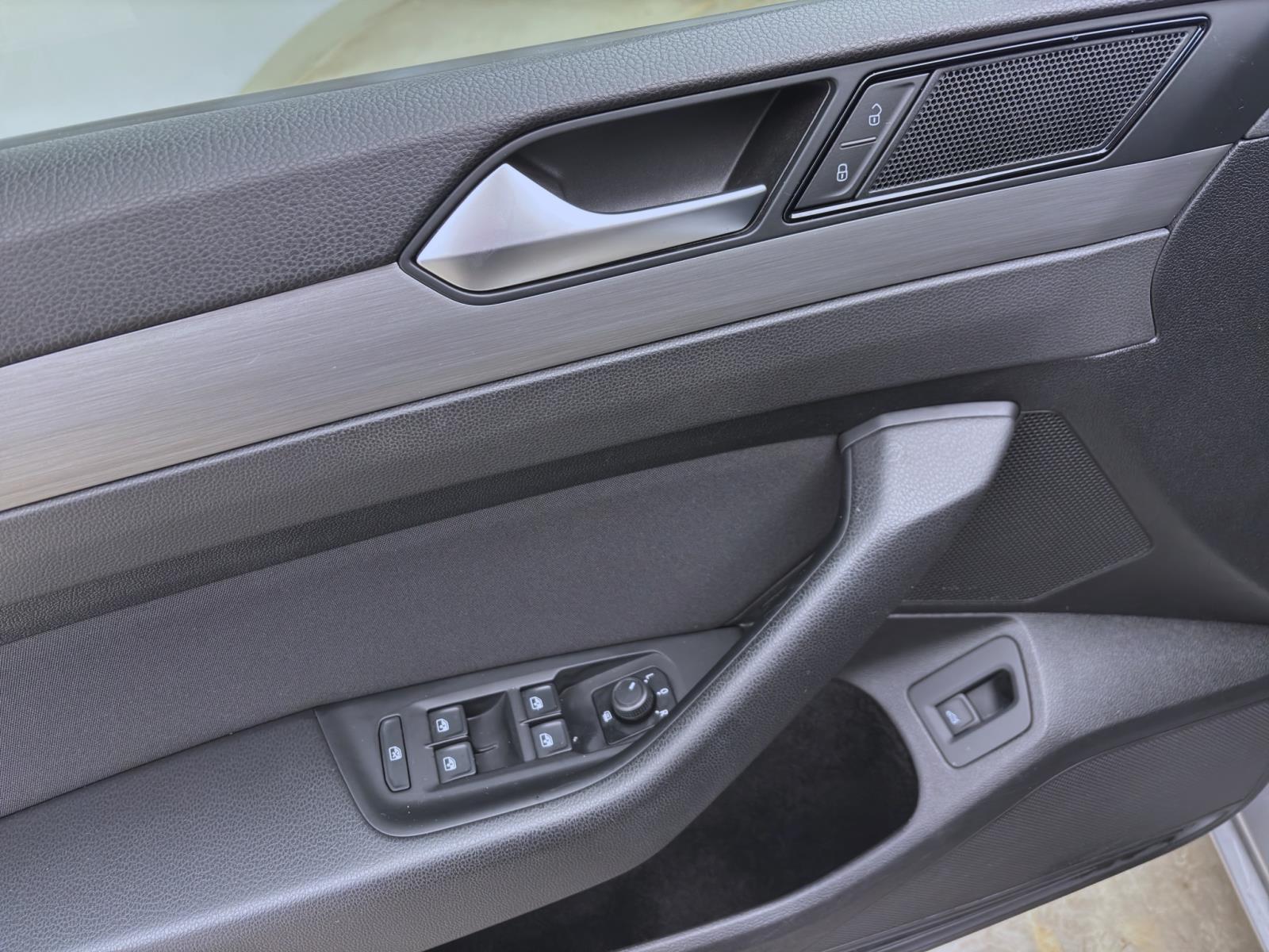 Volkswagen Passat Variant 1.6 TDI DSG ACC NAVI LED KLIMA