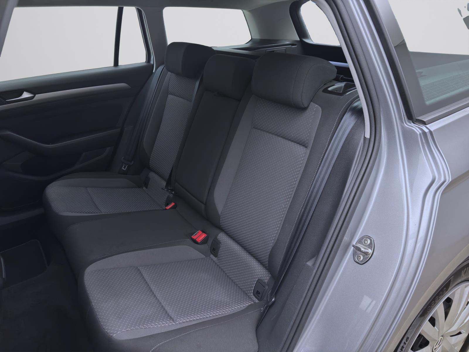Volkswagen Passat Variant 1.6 TDI DSG ACC NAVI LED KLIMA