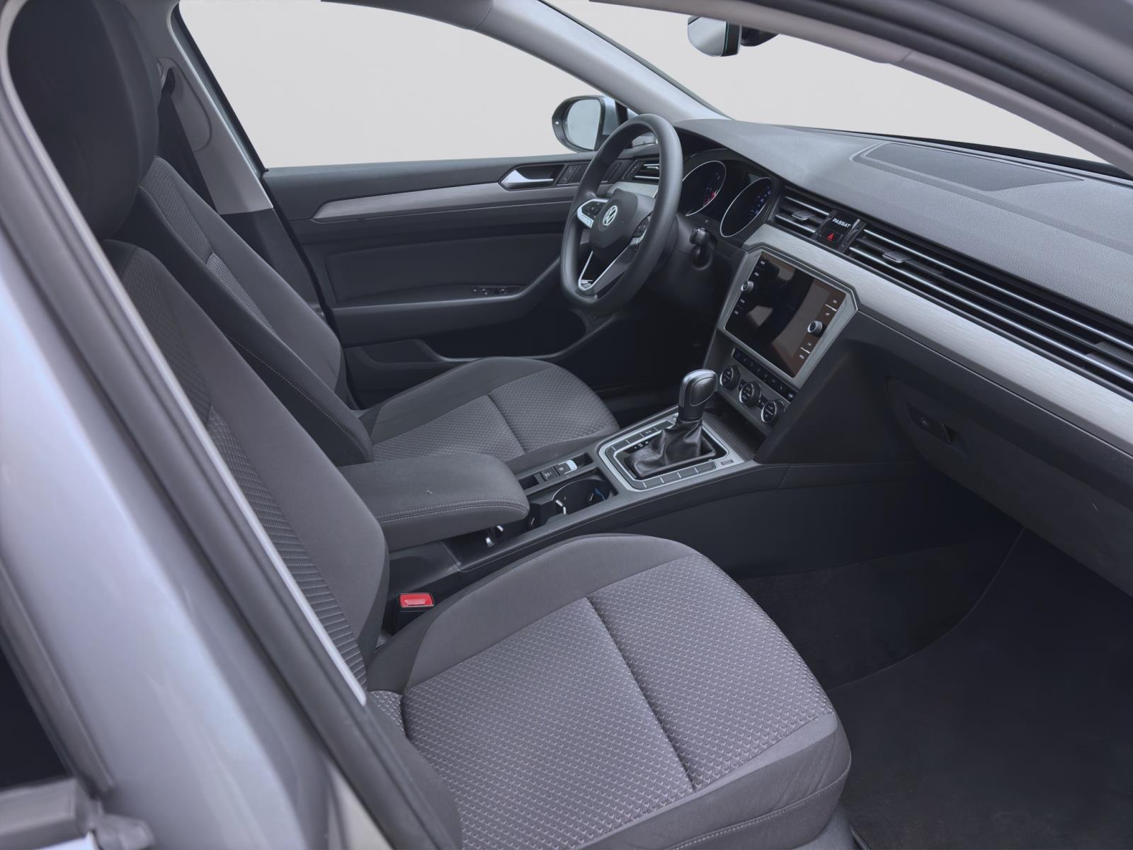 Volkswagen Passat Variant 1.6 TDI DSG ACC NAVI LED KLIMA
