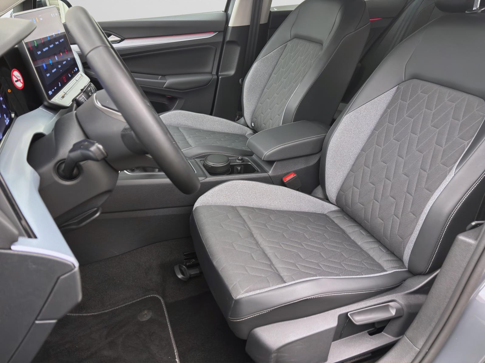 Volkswagen Golf 1.5 TSI GOAL NAVI AHK LM16 PDC