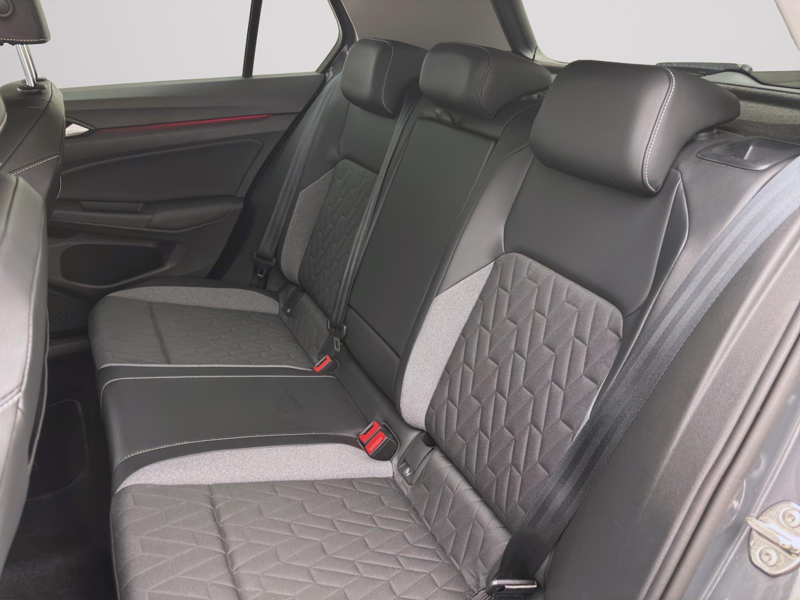 Volkswagen Golf 1.5 TSI GOAL NAVI AHK LM16 PDC