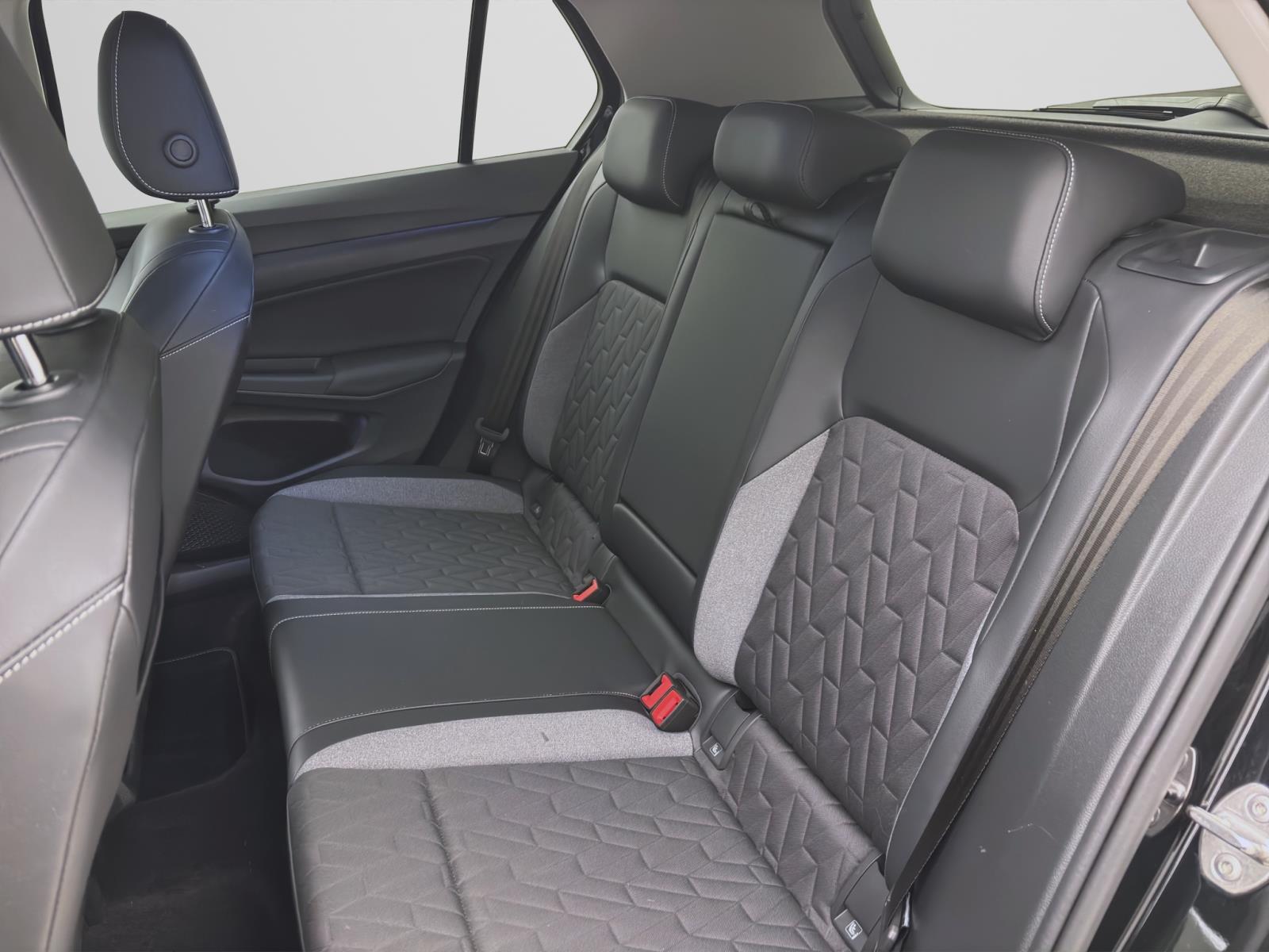 Volkswagen Golf 1.5 TSI GOAL NAVI AHK SITZHZG PDC