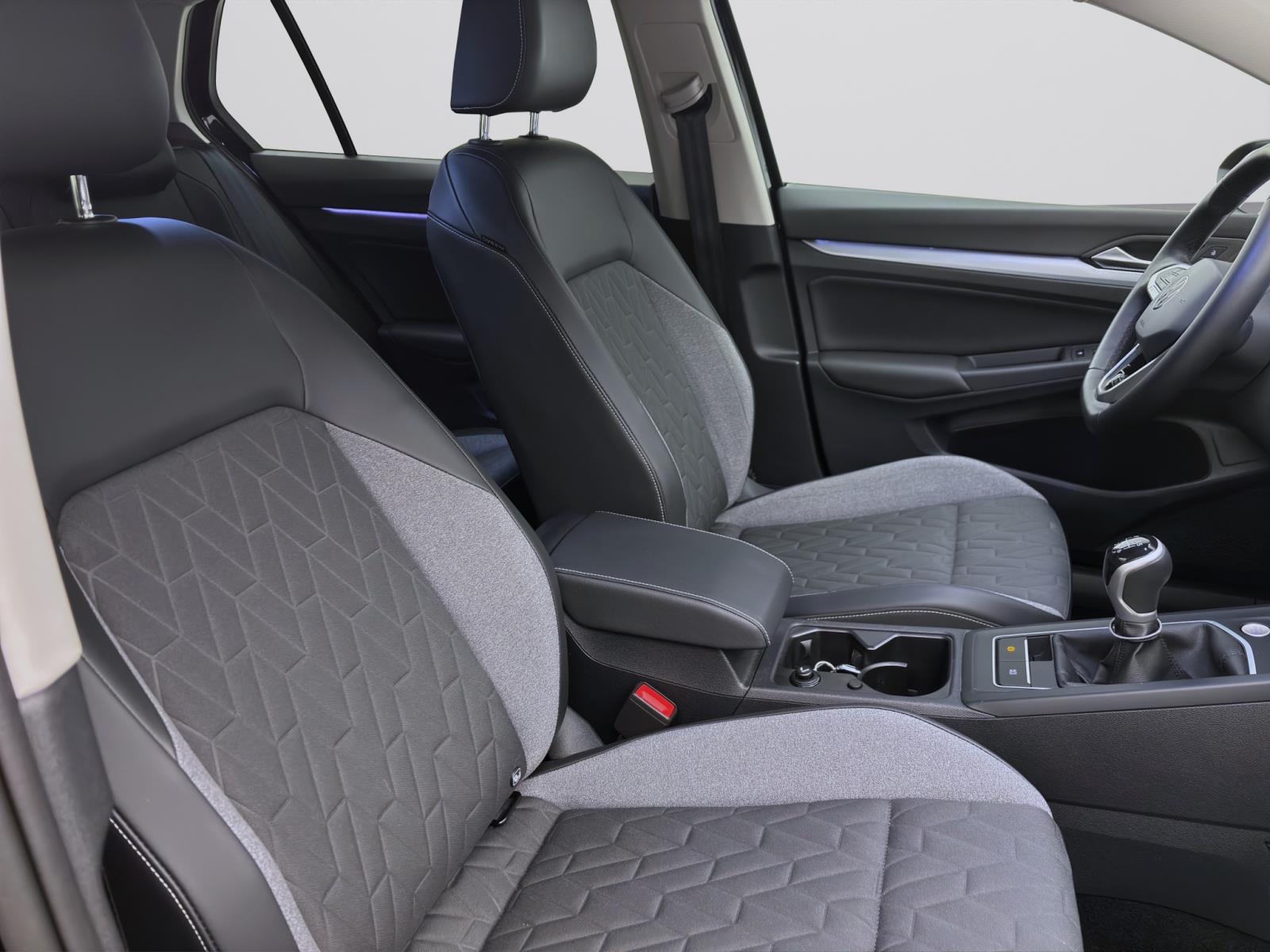 Volkswagen Golf 1.5 TSI GOAL NAVI AHK SITZHZG PDC