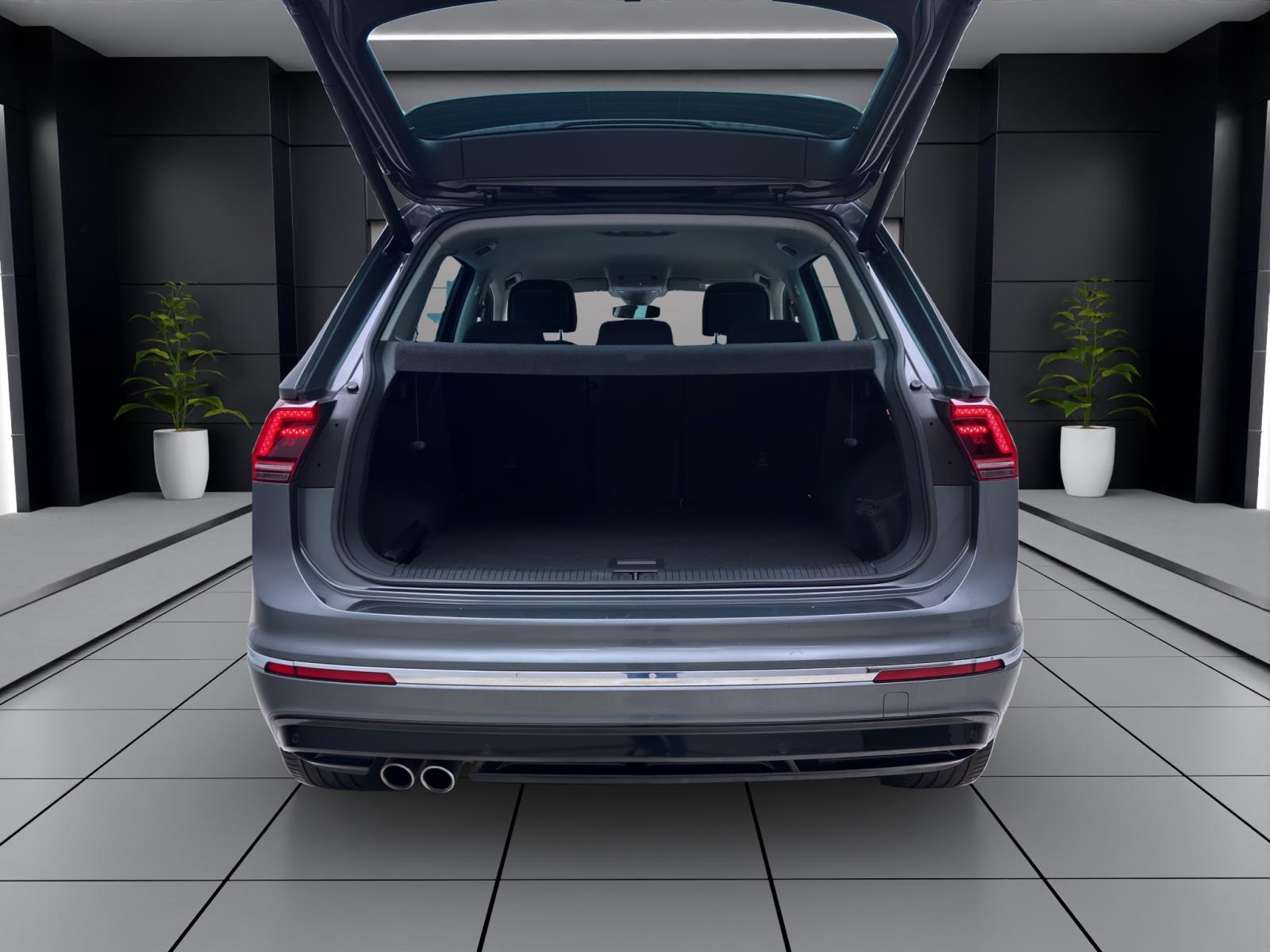 Volkswagen Tiguan 2.0 TSI DSG 4M HIGHLINE R-LINE AHK NAVI ACC LED