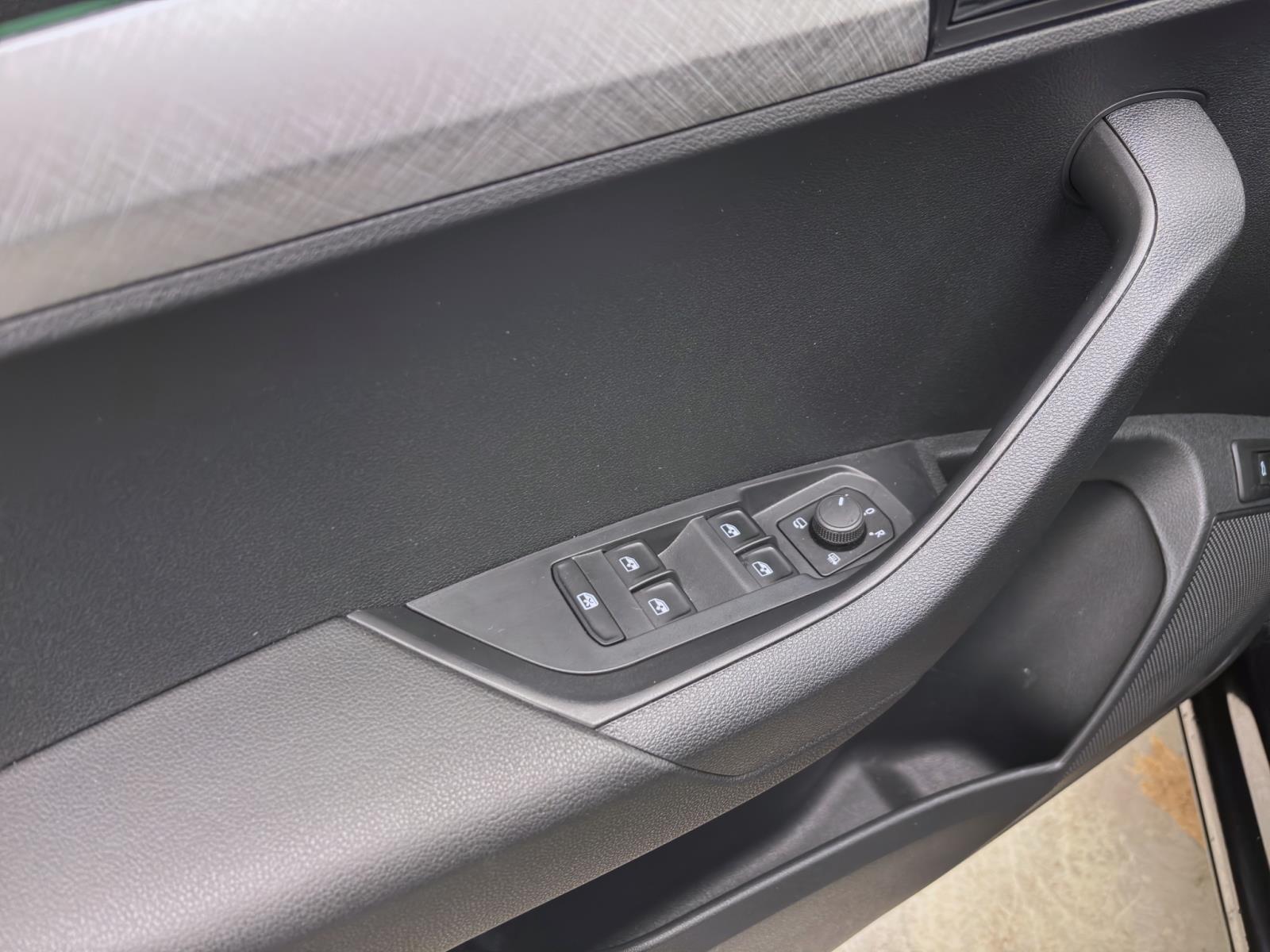 Skoda Karoq 1.5 TSI AMBITION KAMERA KLIMA PDC SITZHZG