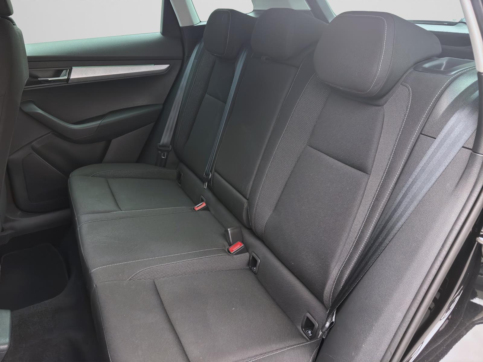 Skoda Karoq 1.5 TSI AMBITION KAMERA KLIMA PDC SITZHZG