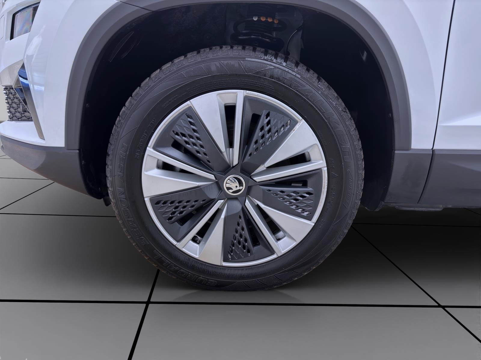 Skoda Karoq 1.5 TSI AMBITION LM17 MATRIX PDC KESSY