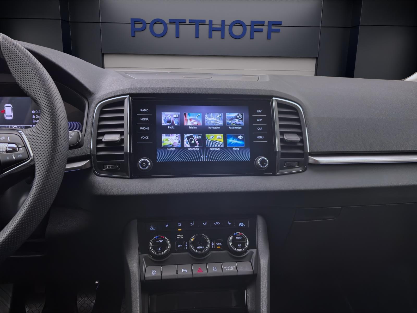 Skoda Karoq 1.5 TSI AMBITION KAMERA PDC MATRIX LM17