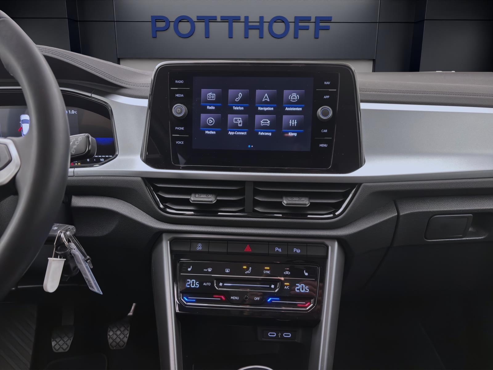 Volkswagen T-Roc 1.0 TSI LIFE NAVI KLIMA PDC LED