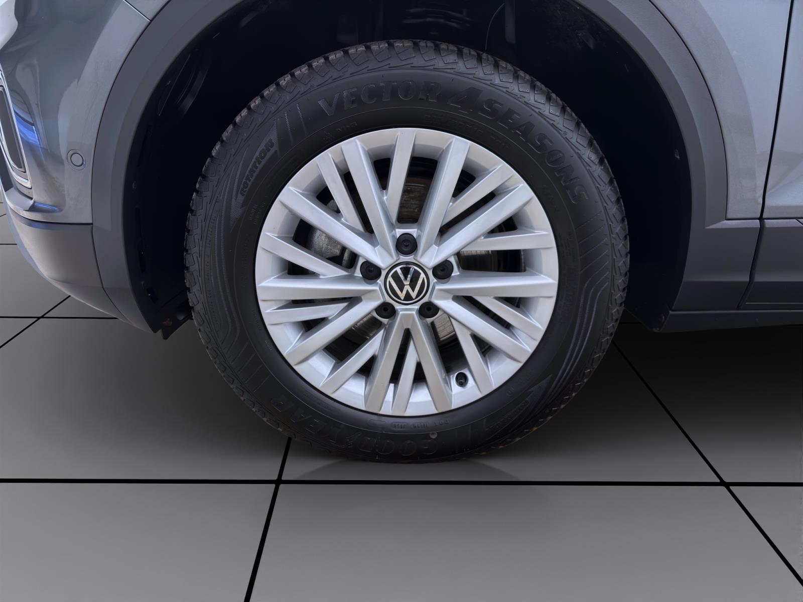 Volkswagen T-Roc 1.0 TSI LIFE NAVI KLIMA PDC LED