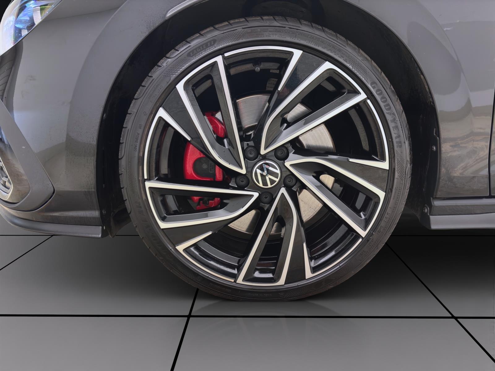 Volkswagen Golf GTI BLACK STYLE IQ.LIGHT NAVI ACC