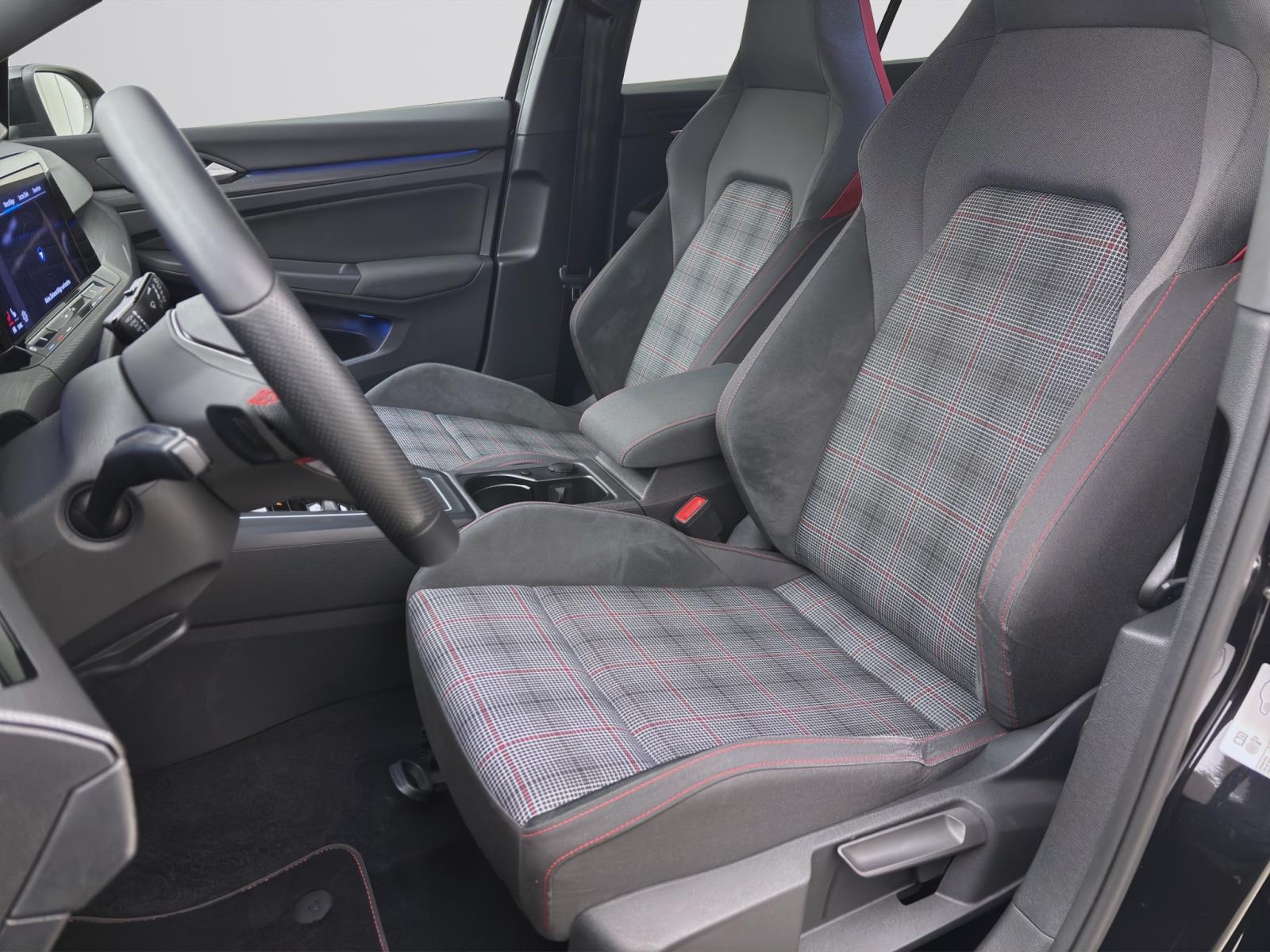 Volkswagen Golf GTI BLACK STYLE IQ.LIGHT NAVI ACC