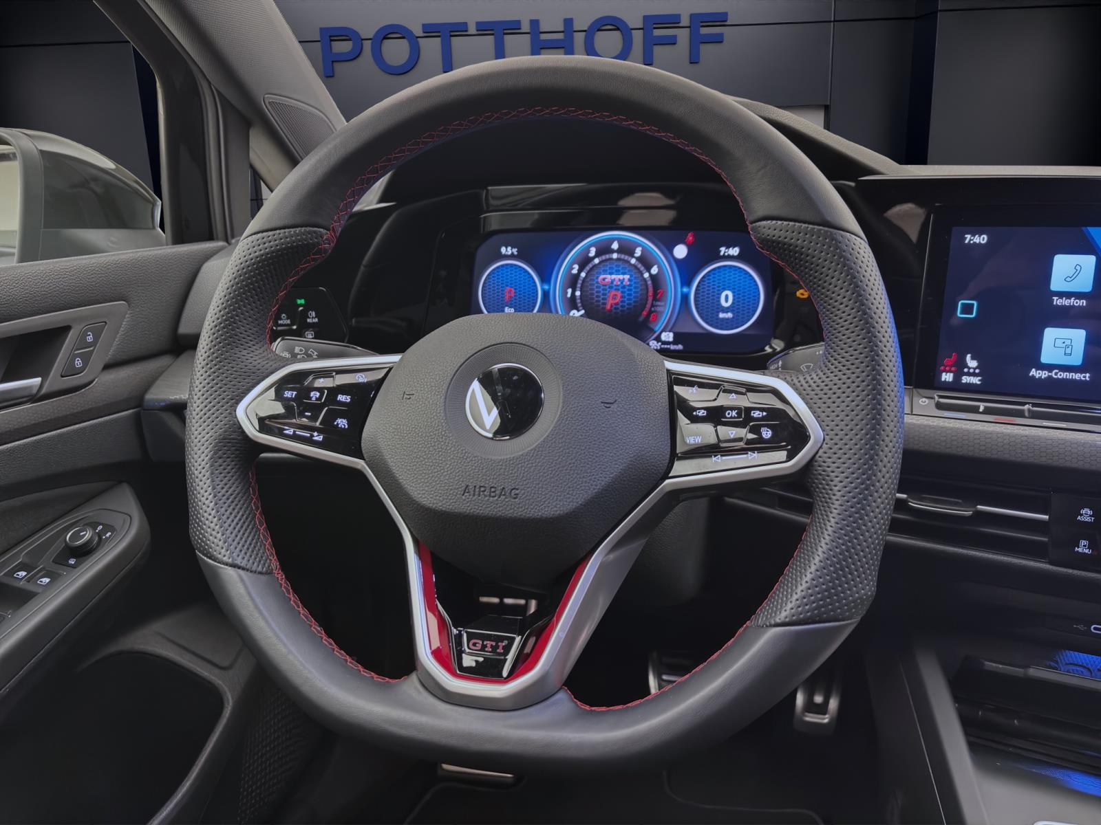 Volkswagen Golf GTI BLACK STYLE IQ.LIGHT NAVI ACC