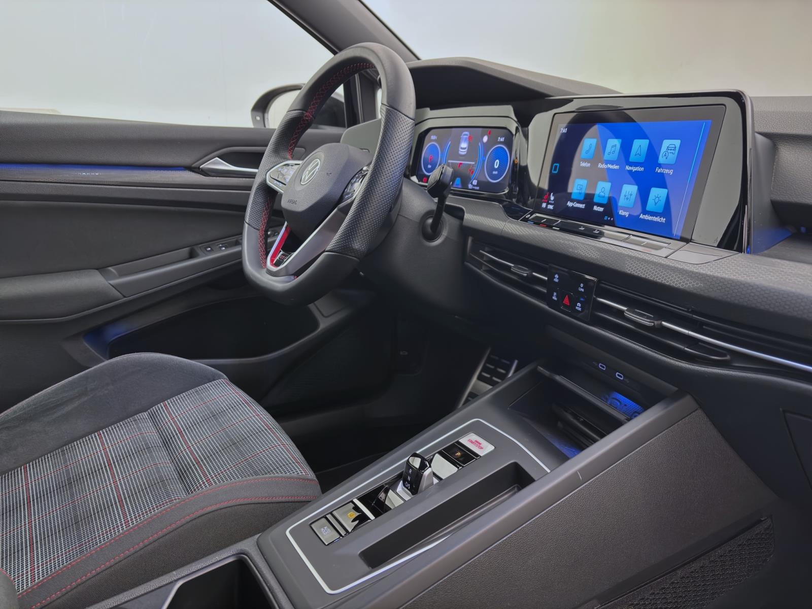 Volkswagen Golf GTI BLACK STYLE IQ.LIGHT NAVI ACC