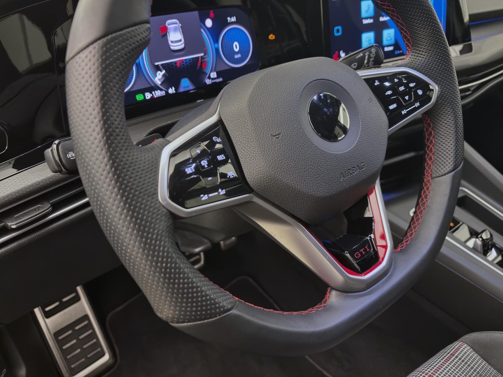 Volkswagen Golf GTI BLACK STYLE IQ.LIGHT NAVI ACC