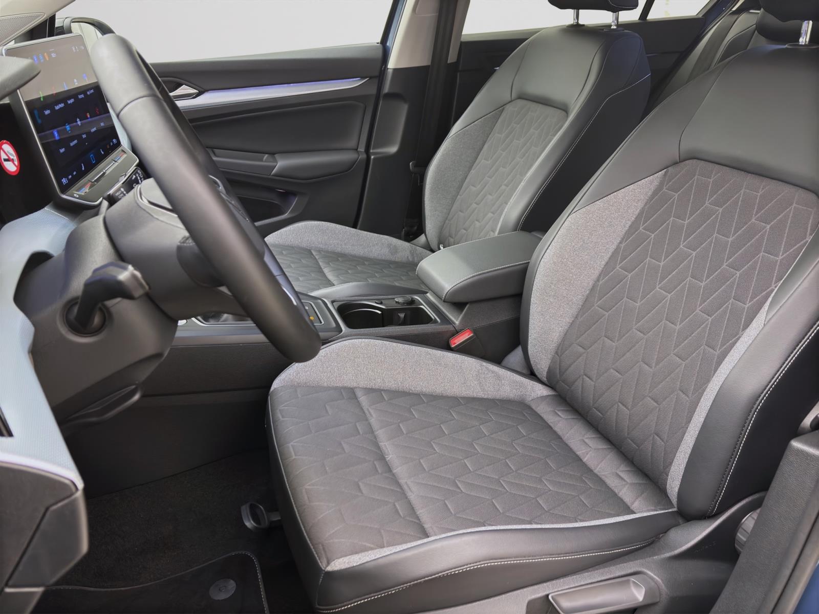 Volkswagen Golf 1.5 TSI GOAL PDC SITZHZG AHK LED