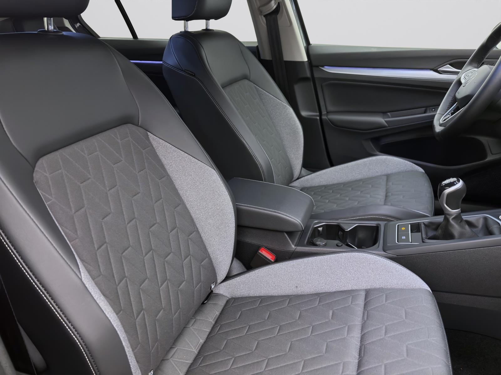 Volkswagen Golf 1.5 TSI GOAL NAVI AHK SITZHZG PDC