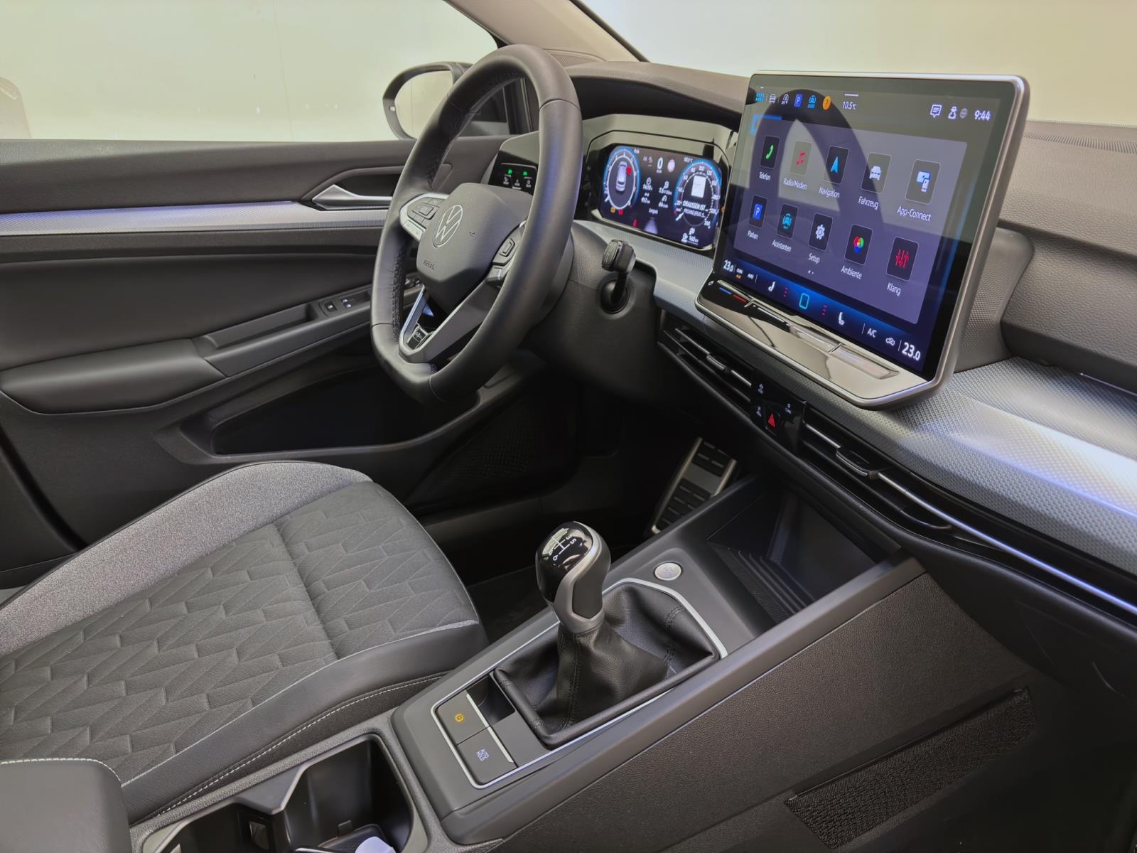 Volkswagen Golf 1.5 TSI GOAL NAVI AHK SITZHZG PDC