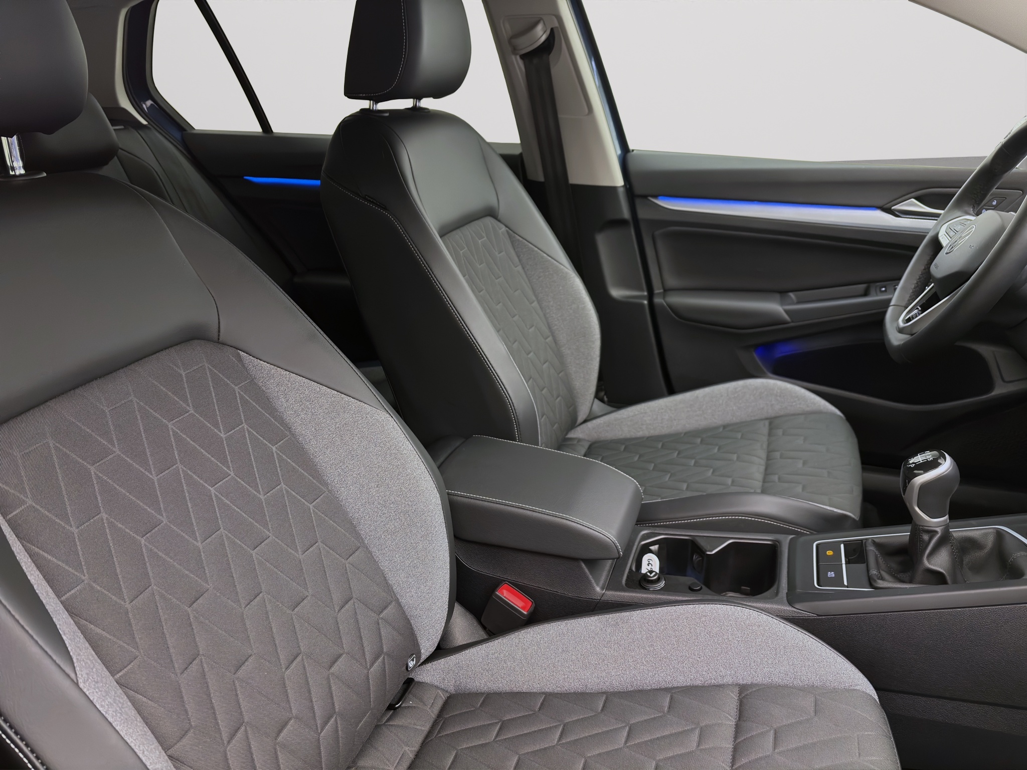 Volkswagen Golf 1.5 TSI GOAL NAVI AHK KLIMAPDC
