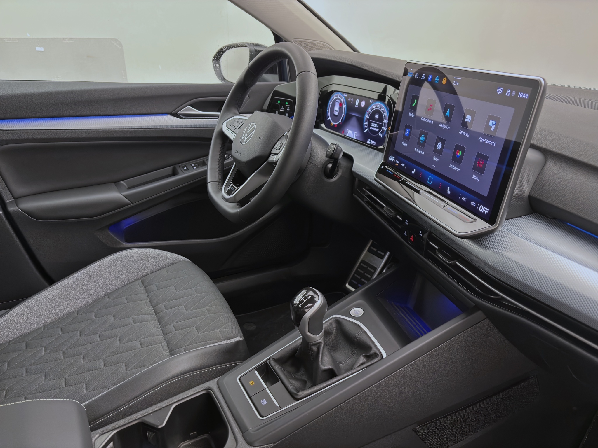 Volkswagen Golf 1.5 TSI GOAL NAVI AHK KLIMAPDC