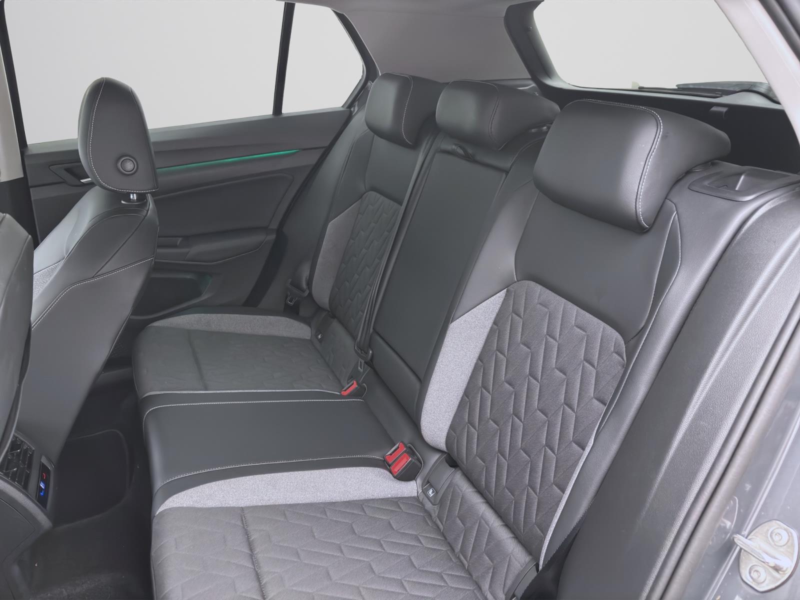 Volkswagen Golf 1.5 TSI GOAL NAVI AHK SITZHZG PDC