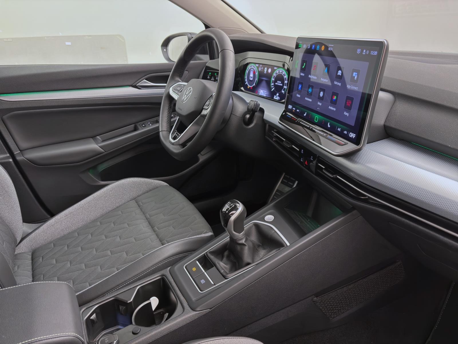 Volkswagen Golf 1.5 TSI GOAL NAVI AHK SITZHZG PDC