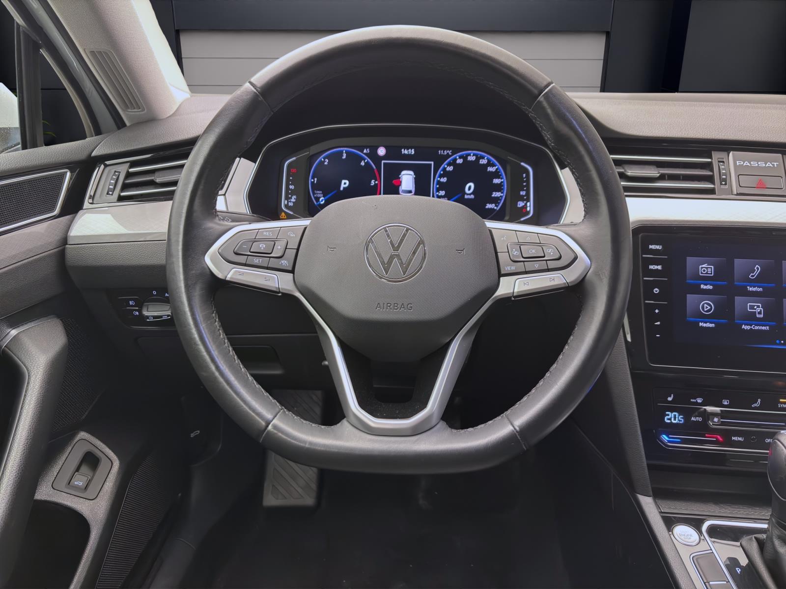 Volkswagen Passat Variant 2.0 TDI DSG BUSINESS NAVI AHK KAMERA PDC