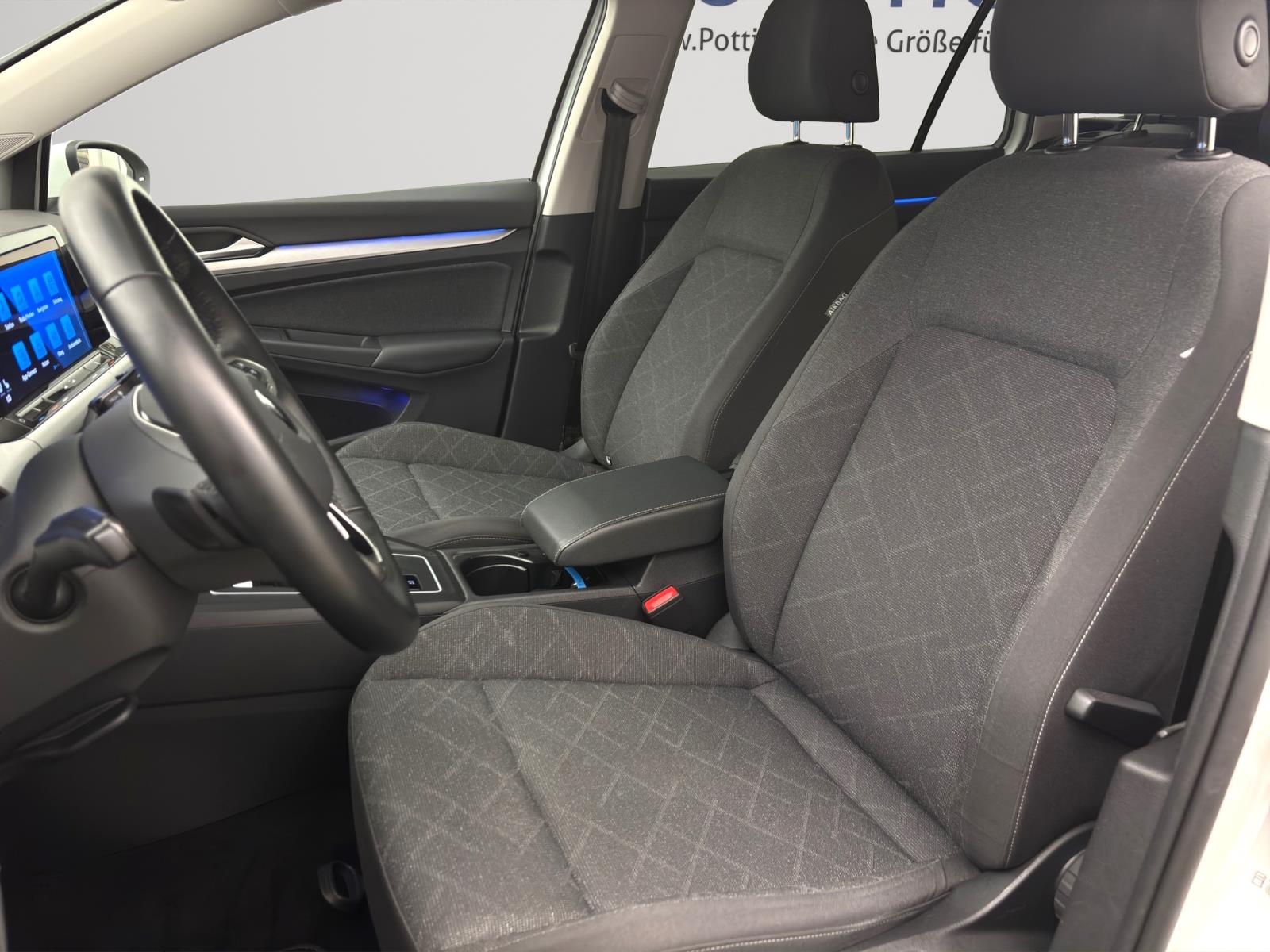Volkswagen Golf Variant 2.0 TDI DSG LIFE AHK NAVI KAMERA LED