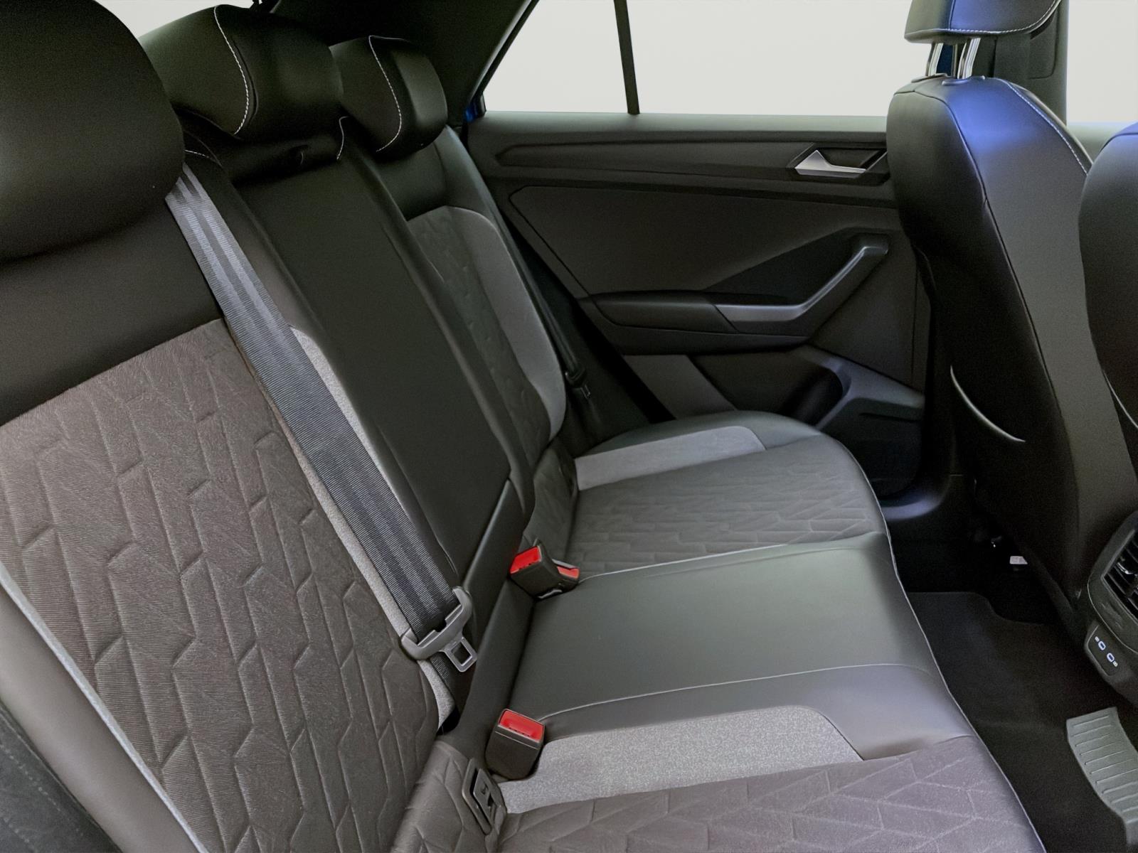 Bild 13: Volkswagen T-Roc 1.0 TSI GOAL NAVI PDC LED SITZHZG