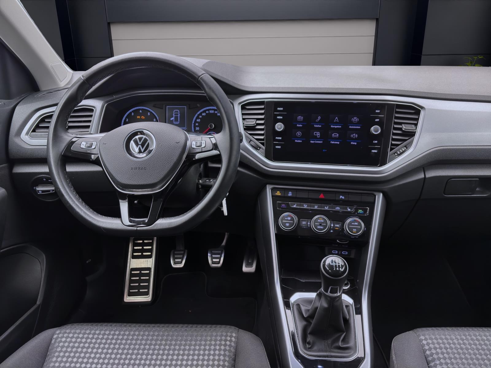 Volkswagen T-Roc 1.0 TSI ACTIVE NAVI APP-CONNECT SITZHZG