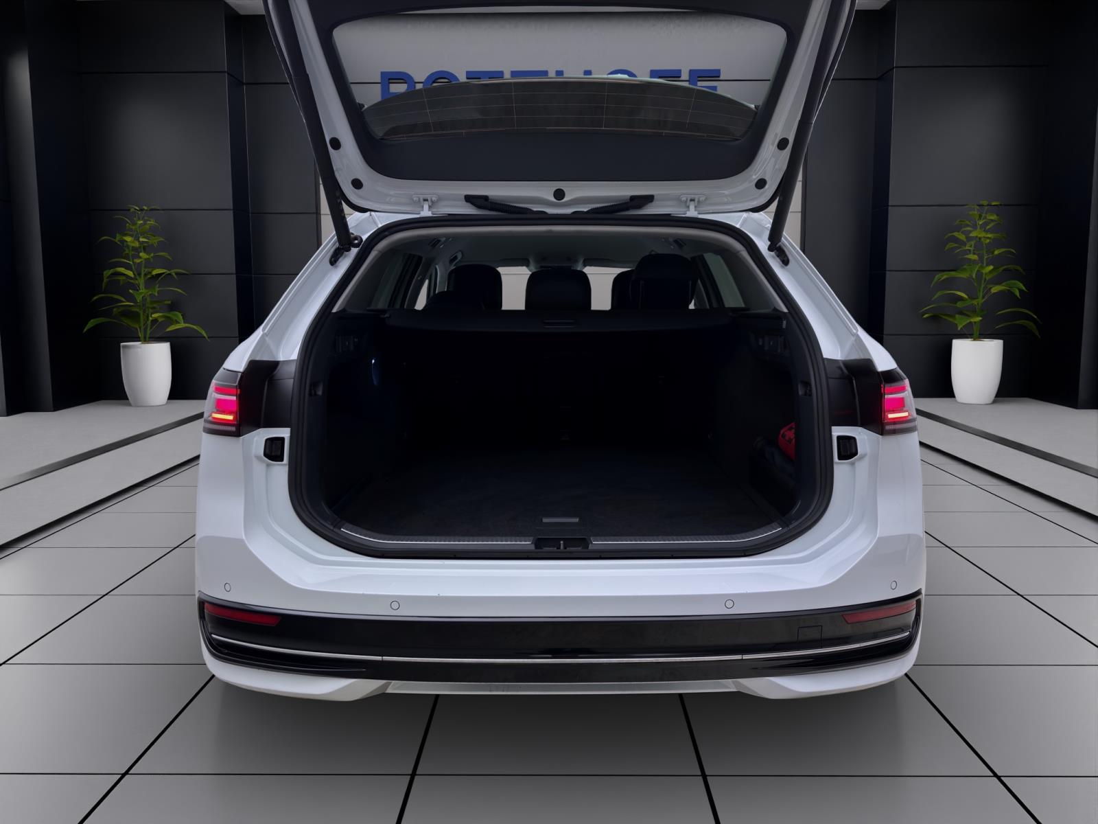 Volkswagen Passat Variant 2.0 TDI DSG ELEGANCE NAVI PDC LM17