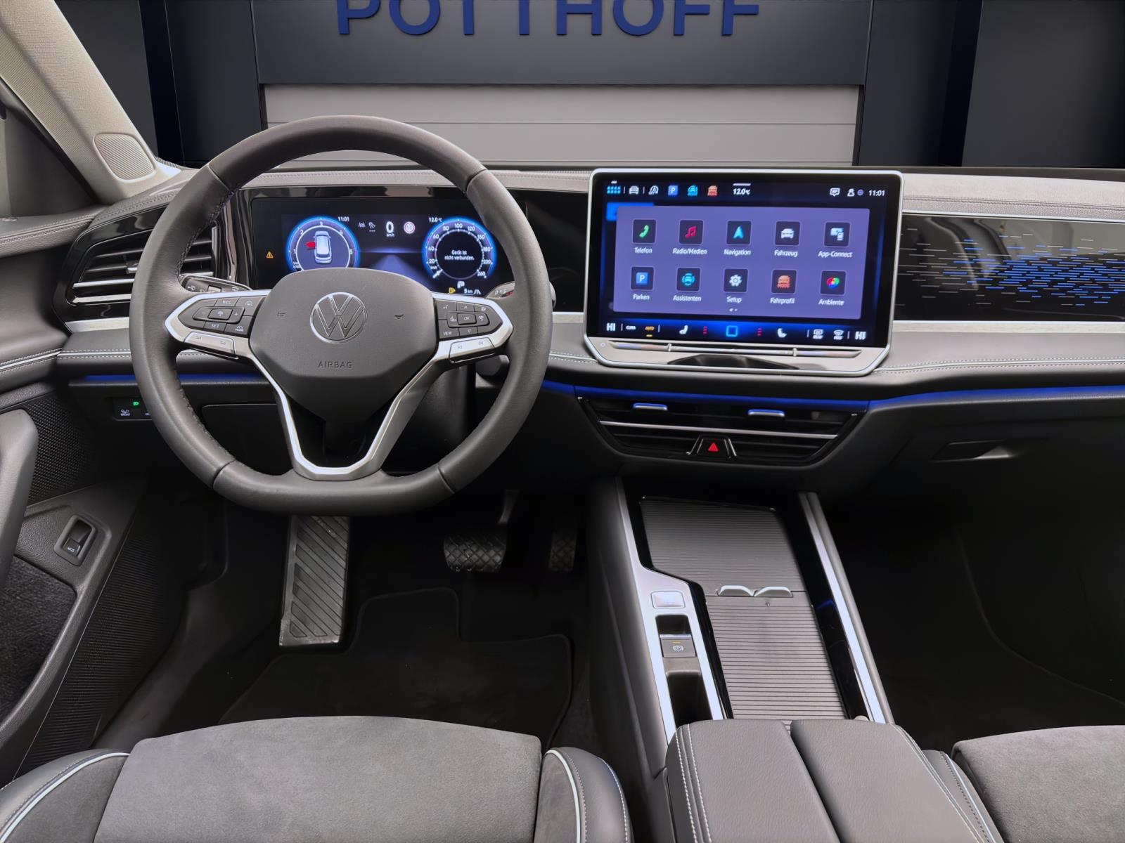 Volkswagen Passat Variant 2.0 TDI DSG ELEGANCE NAVI PDC LM17