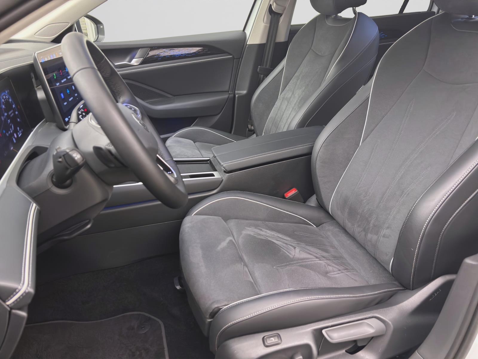 Volkswagen Passat Variant 2.0 TDI DSG ELEGANCE AHK NAVI PDC LM17