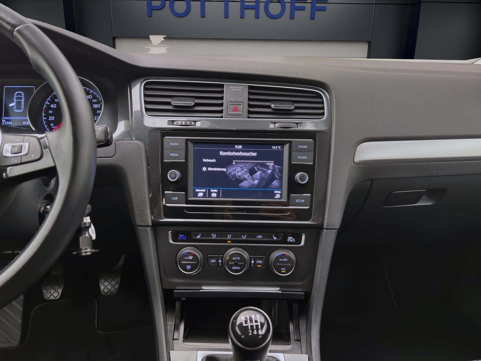 Volkswagen Golf 1.0 TSI PDC KLIMA SITZHZG LM16