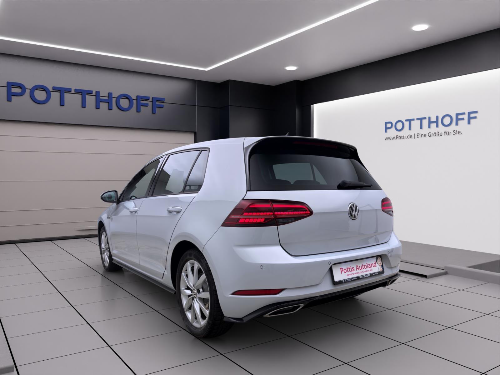Volkswagen Golf 1.5 TSI HIGHLINE NAVI SITZHZG LED PDC