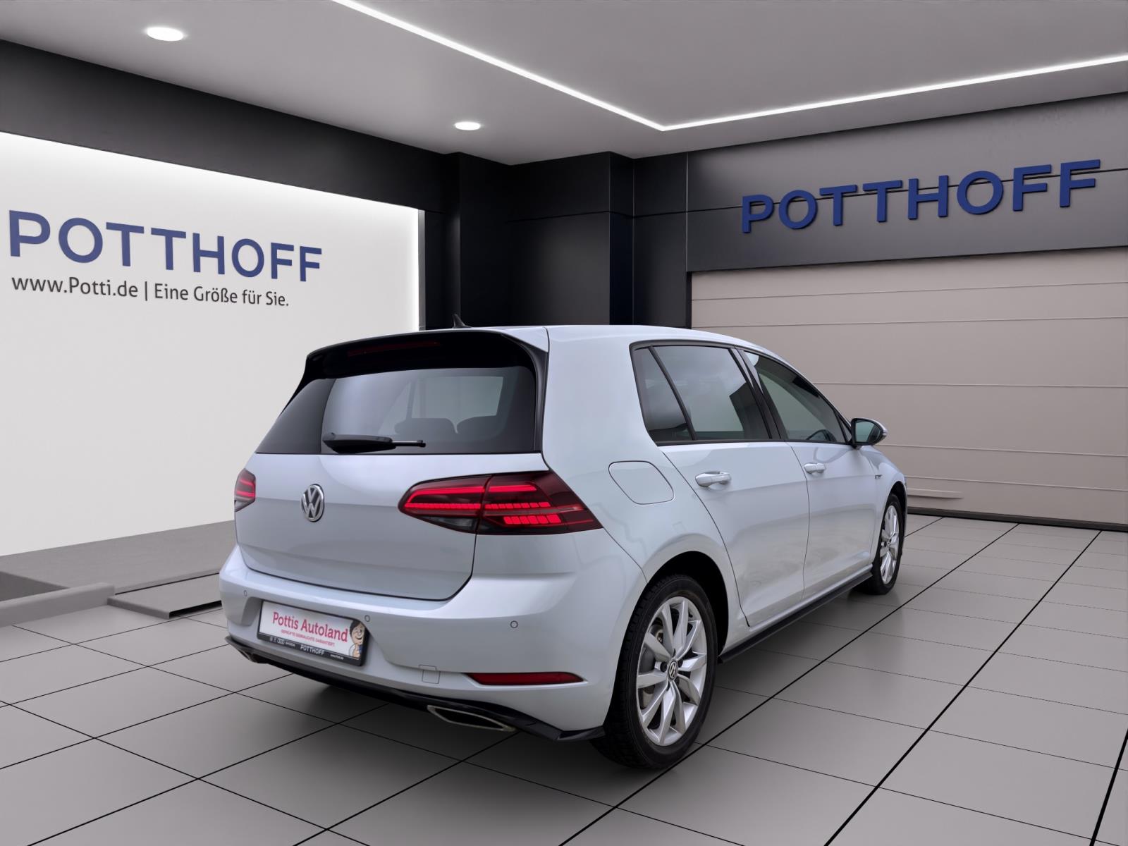 Volkswagen Golf 1.5 TSI HIGHLINE NAVI SITZHZG LED PDC
