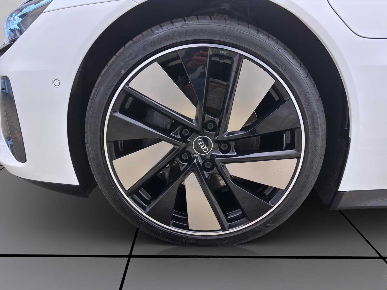 Audi e-tron GT Q PANO NAVI+ MATRIX B&O LM21