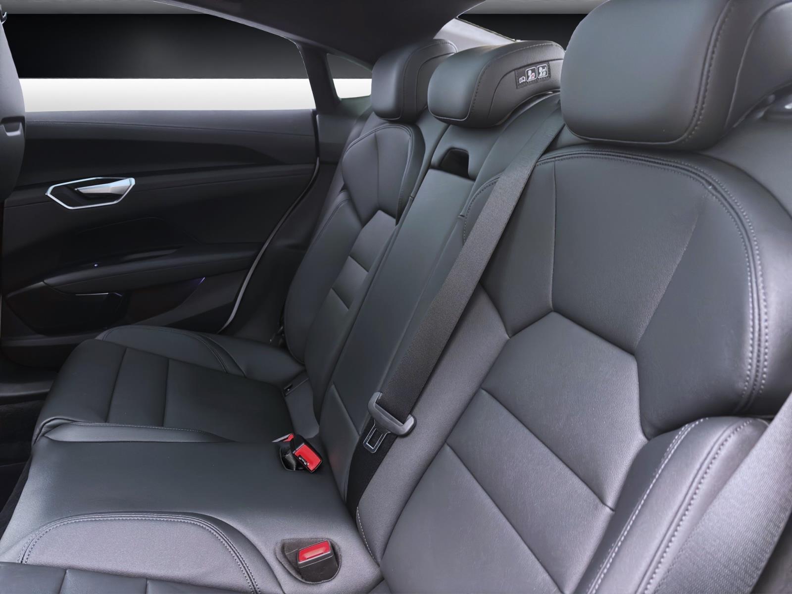 Audi e-tron GT Q PANO NAVI+ MATRIX B&O LM21