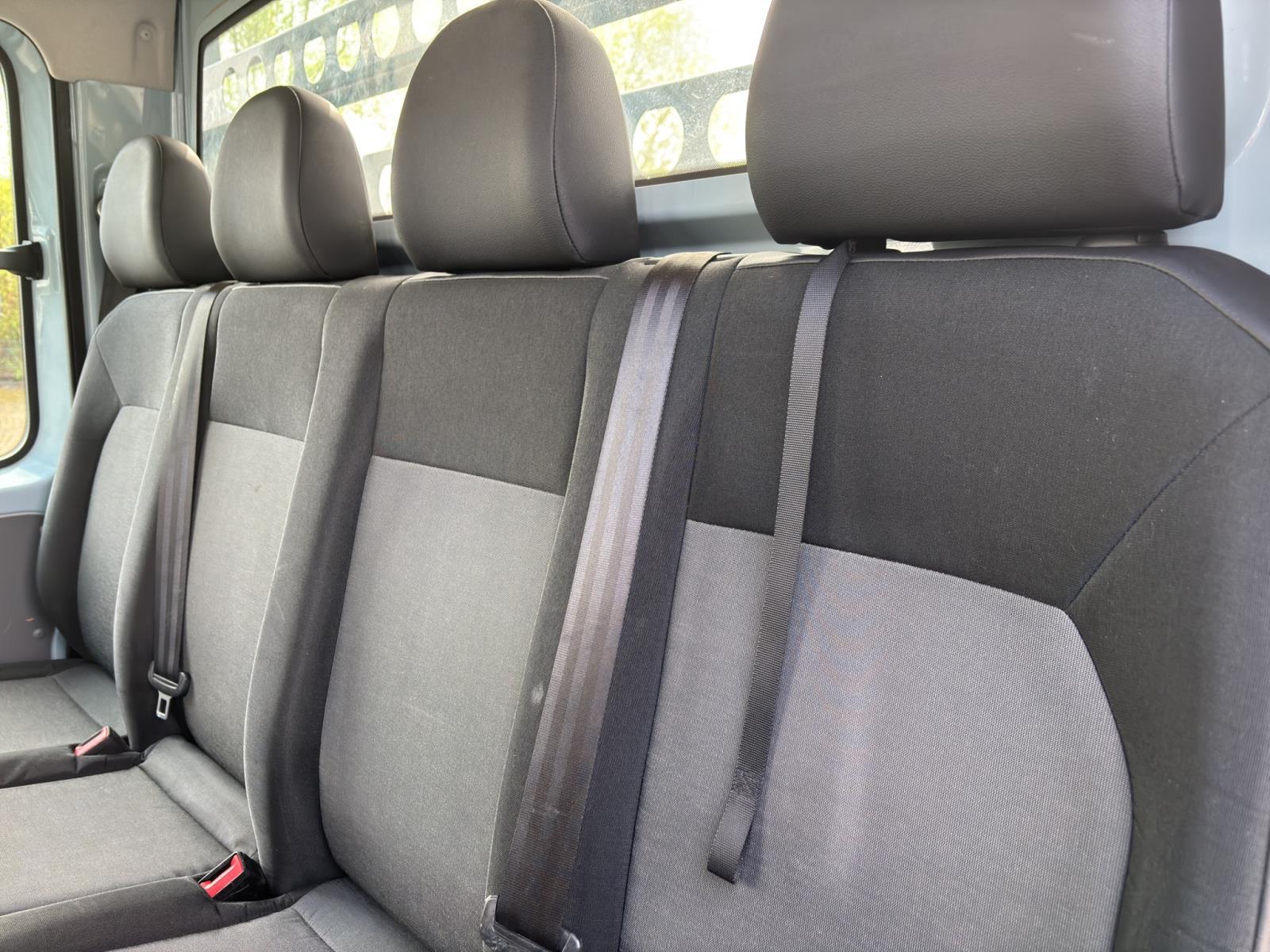 Volkswagen Crafter Pritsche 35 TDI DOKA LANG AHK KLIMA GANZJAHR