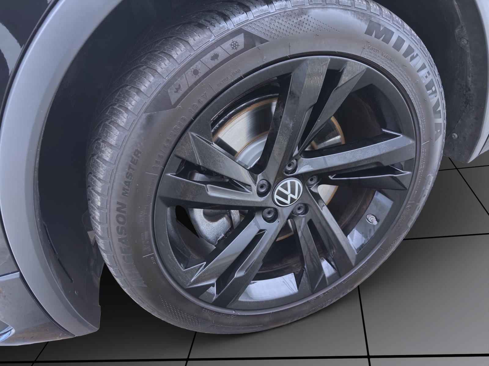 Volkswagen Tiguan 2.0 TDI DSG 4M R-LINE NAVI KAMERA PDC MATRIX