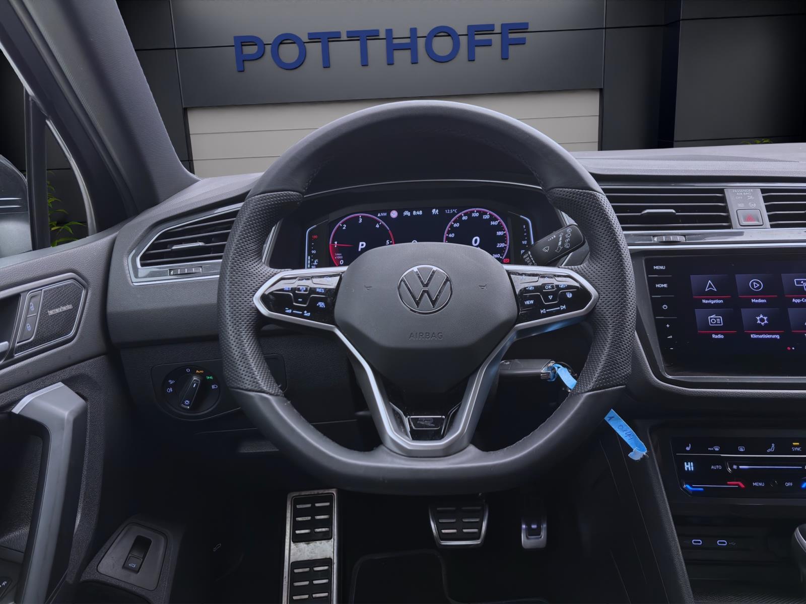 Volkswagen Tiguan 2.0 TDI DSG 4M R-LINE NAVI KAMERA PDC MATRIX