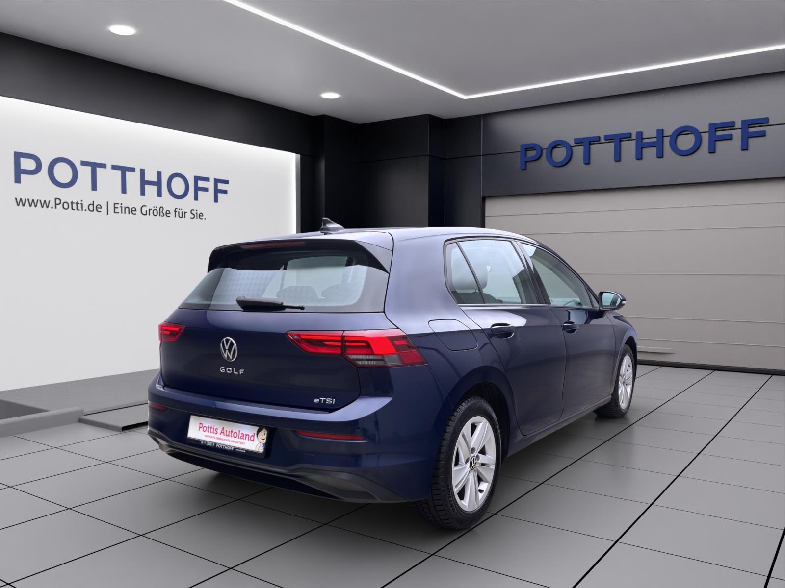 Volkswagen Golf 1.5 eTSI DSG LIFE PANO HuD NAVI PDC