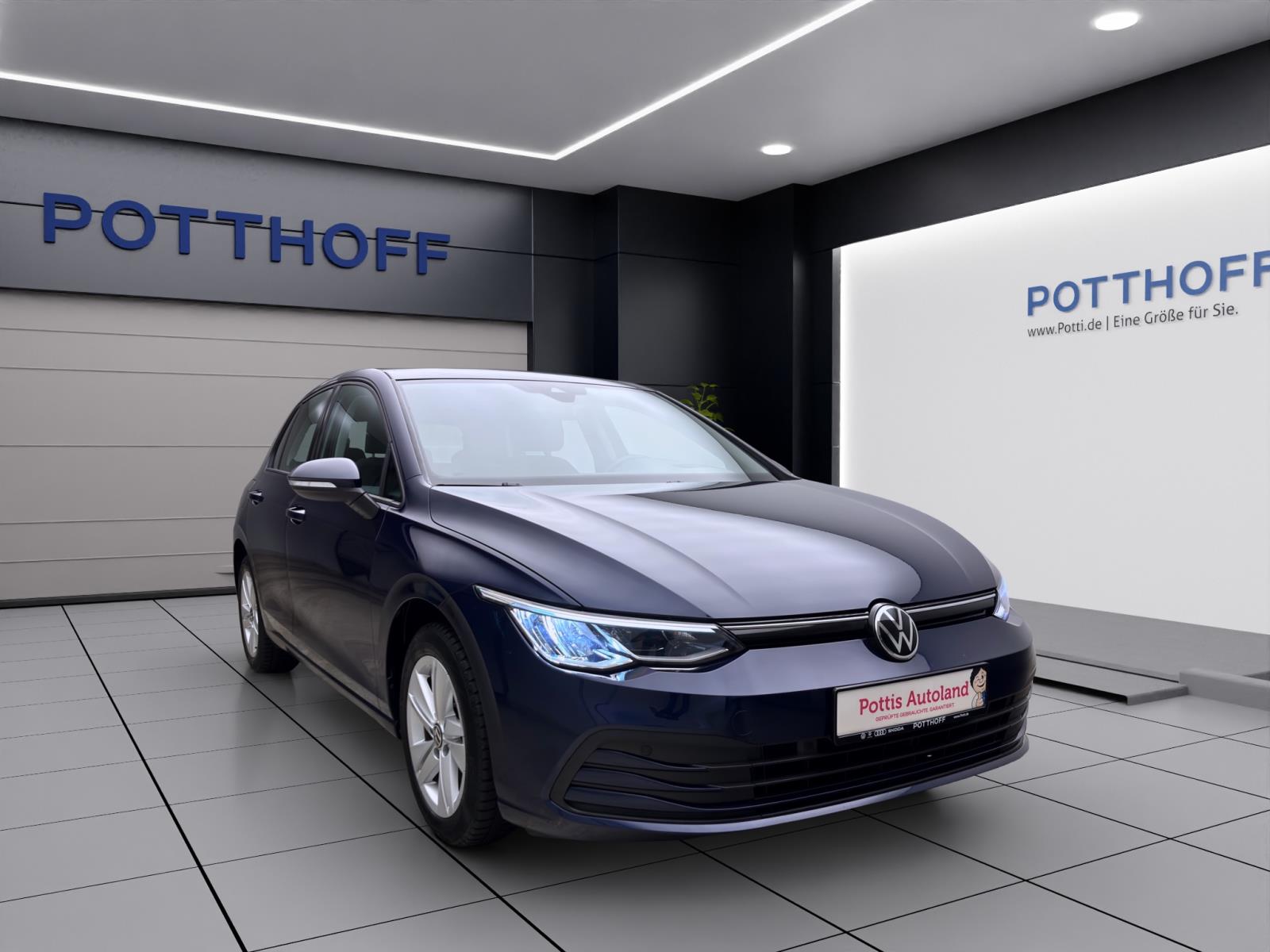 Volkswagen Golf 1.5 eTSI DSG LIFE PANO HuD NAVI PDC