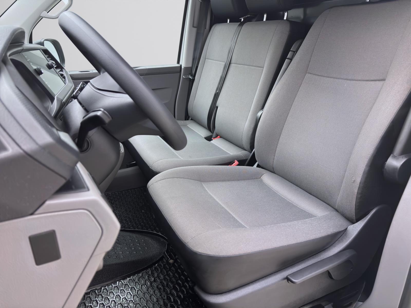 Volkswagen T6.1 Transporter Kombi 2.0 TDI FWD KLIMA PDC