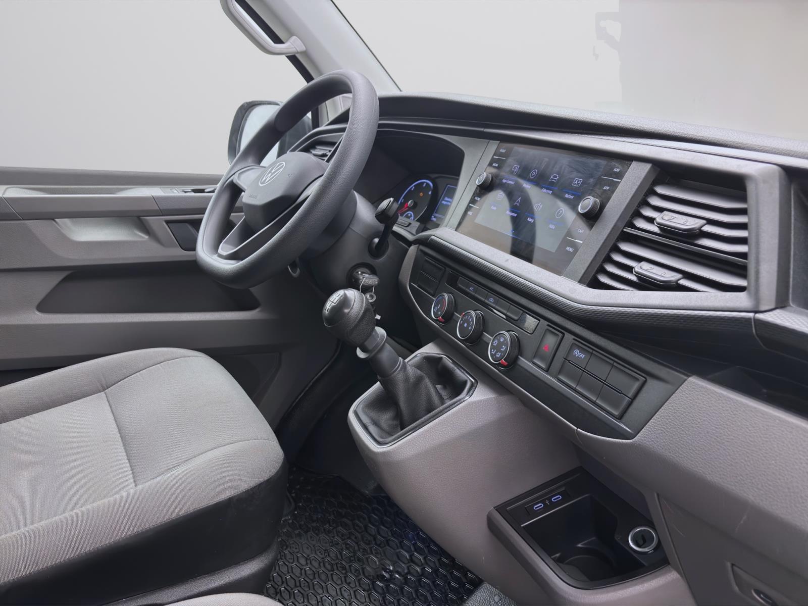 Volkswagen T6.1 Transporter Kombi 2.0 TDI FWD KLIMA PDC
