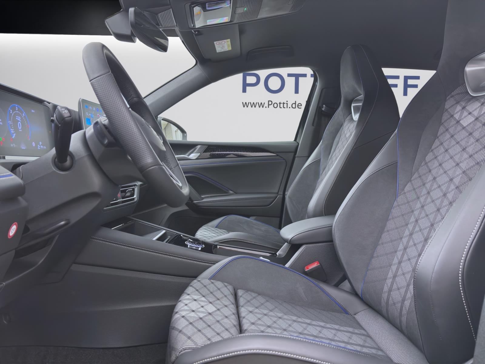 Volkswagen Tiguan 2.0 TDI DSG 4M R-LINE NAVI AHK KAMERA