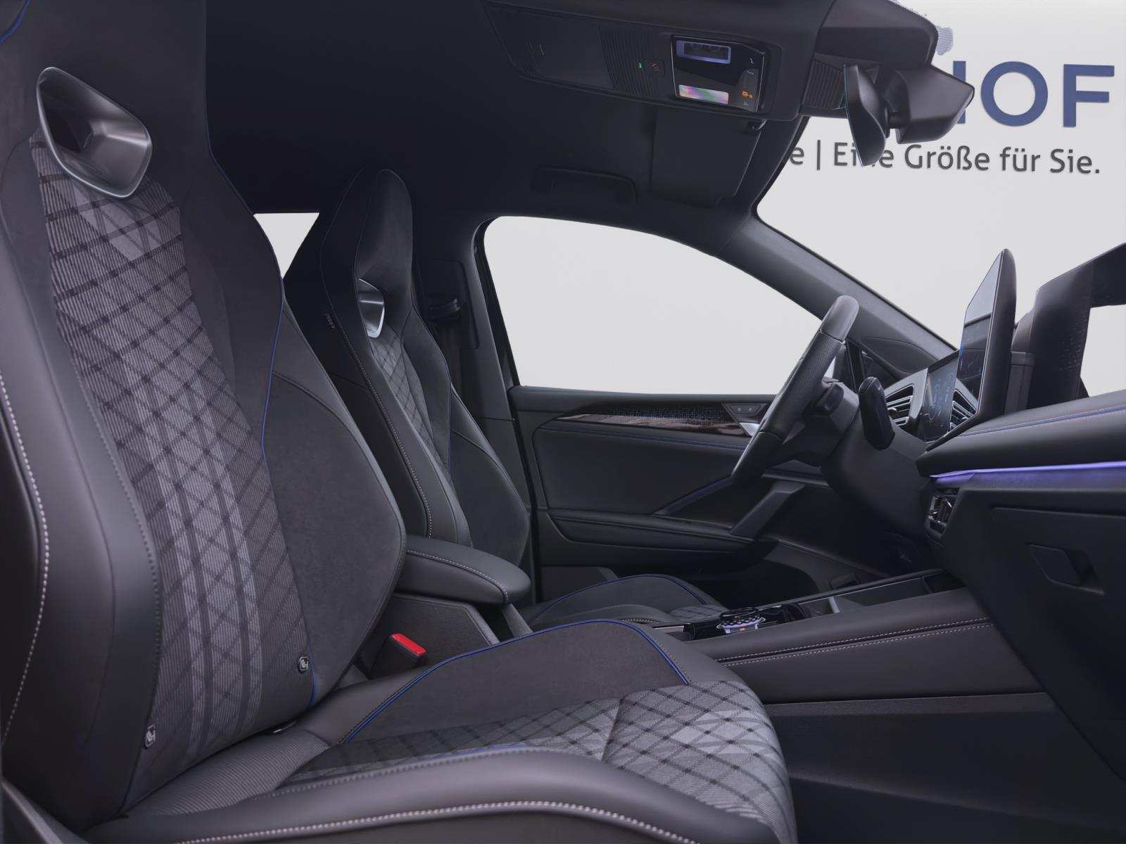 Volkswagen Tiguan 2.0 TDI DSG 4M R-LINE NAVI AHK KAMERA