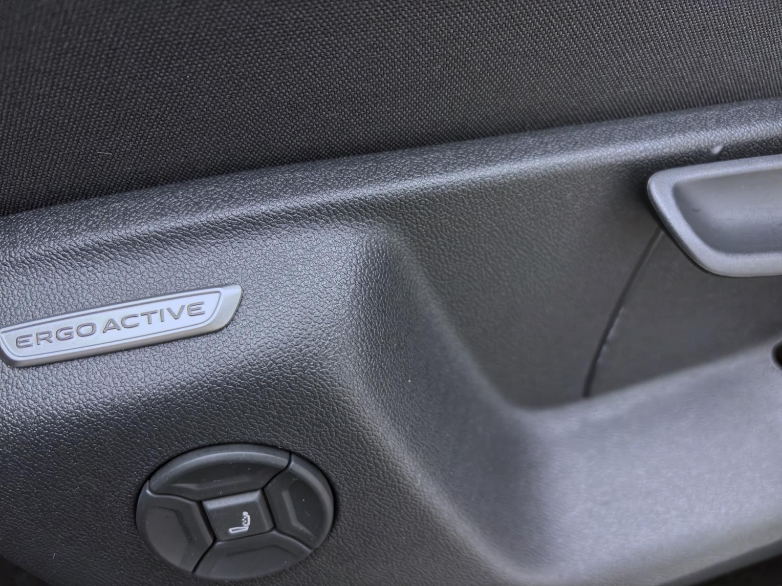 Volkswagen Tiguan 2.0 TDI DSG 4M R-LINE NAVI AHK KAMERA