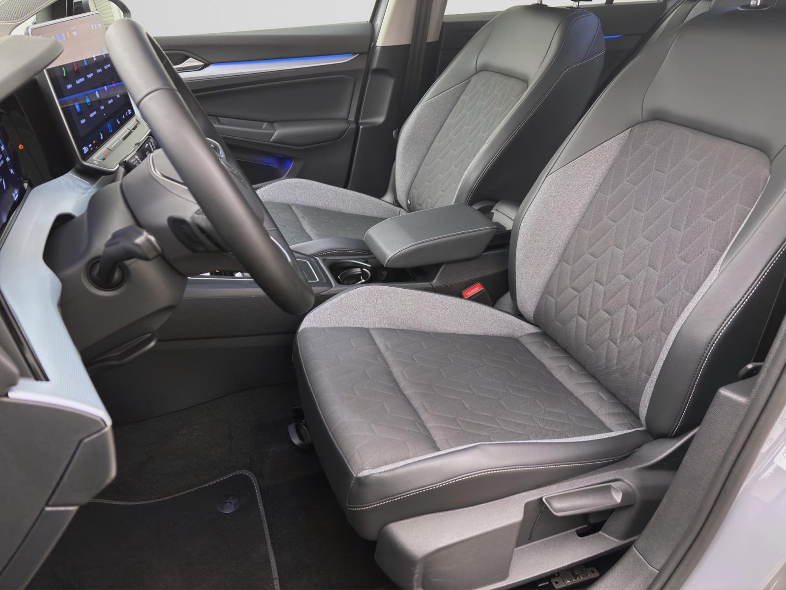 Volkswagen Golf 2.0 TDI DSG GOAL AHK NAVI SITZHZG